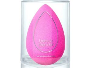 The BEAUTYBLENDER Original Pink Blender Makeup Sponge for blending liquid Foundations